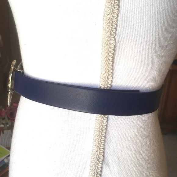 MOVING SALE!! Raina Navy Blue Leather Belt Horsehead Clasp S-M - Picture 2 of 5
